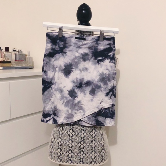 ARITZIA TALULA Primrose Mini Skirt - Picture 1 of 6